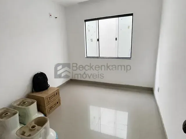 Casa 3 quartos e 1 banheiro, à venda, no bairro Santa Rita do Zarur em Volta Redonda