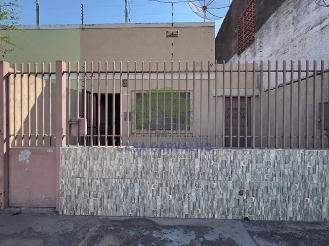 Casa 2 quartos e 1 banheiro, à venda, no bairro Centro em Corumbá