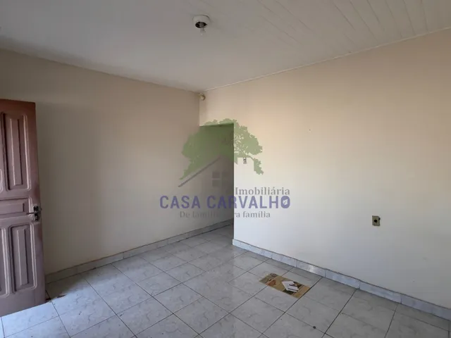 Casa 2 quartos e 1 banheiro, à venda, no bairro Centro em Corumbá