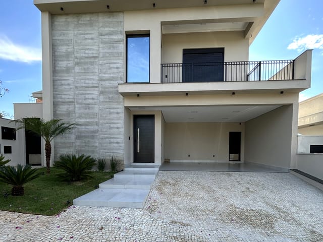 Casa com 327m² 3 quartos e 4 banheiros, à venda, no bairro Parque Universitário em Franca