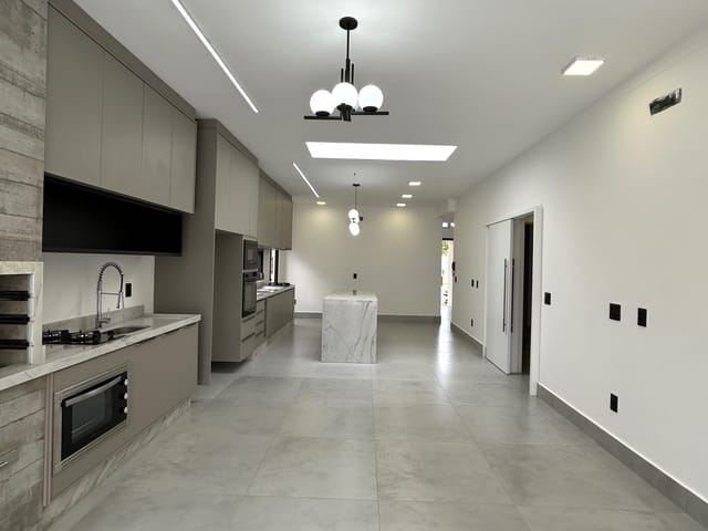 Casa com 327m² 3 quartos e 4 banheiros, à venda, no bairro Parque Universitário em Franca
