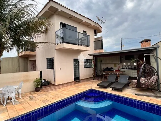 Casa com 260m² 3 quartos e 4 banheiros, à venda, no bairro Califórnia em Londrina