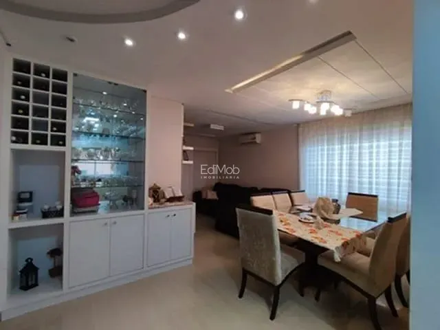 Casa 4 quartos e 2 banheiros, à venda, no bairro Nova York em Cascavel