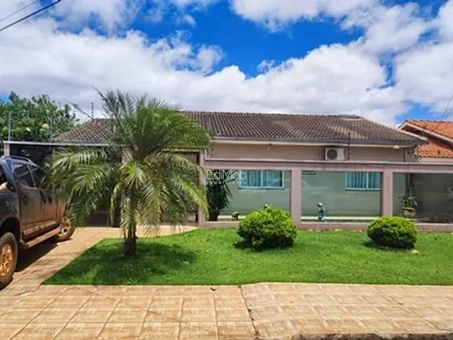 Casa 4 quartos e 2 banheiros, à venda, no bairro Nova York em Cascavel