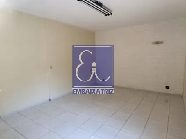 Casa com 180m² 5 quartos e 3 banheiros, para alugar, no bairro Vila Adyana em São José dos Campos