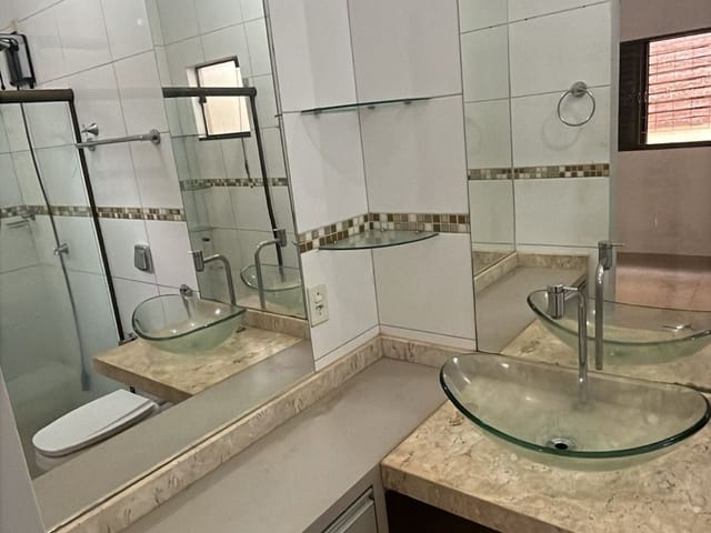 Casa com 150m² 3 quartos e 2 banheiros, à venda, no bairro Jardim Rasslem em Dourados