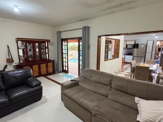 Casa com 431m² 3 quartos e 3 banheiros, à venda, no bairro Residencial Donato Flores em Tatuí