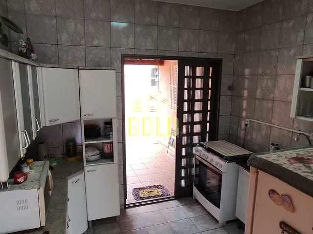 Casa com 237m² 3 quartos e 2 banheiros, à venda, no bairro Cambezinho em Londrina