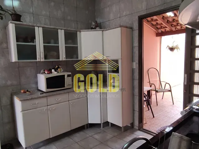 Casa com 237m² 3 quartos e 2 banheiros, à venda, no bairro Cambezinho em Londrina