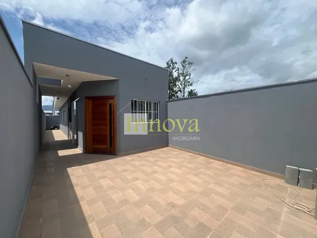 Casa com 126m² 2 quartos e 2 banheiros, à venda, no bairro Balneário dos Golfinhos em Caraguatatuba