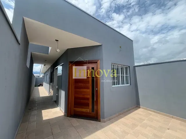 Casa com 126m² 2 quartos e 2 banheiros, à venda, no bairro Balneário dos Golfinhos em Caraguatatuba