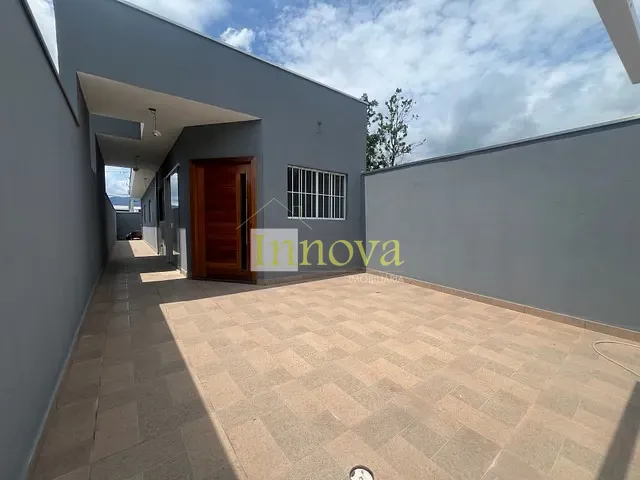 Casa com 126m² 2 quartos e 2 banheiros, à venda, no bairro Balneário dos Golfinhos em Caraguatatuba