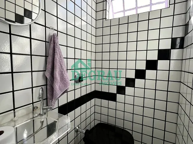 Casa com 285m² 2 quartos e 3 banheiros, à venda, no bairro Jardim América I em Itapeva