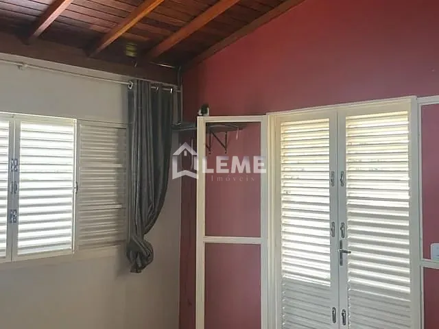Casa com 230m² 4 quartos e 1 banheiro, à venda, no bairro Jardim Alvorada em Mococa