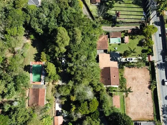 Casa com 21250m² 5 quartos e 4 banheiros, à venda, no bairro Pimenteiras em Teresópolis
