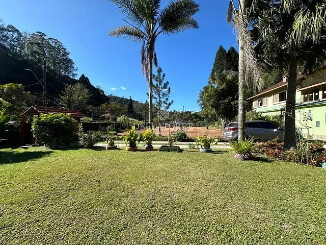 Casa com 21250m² 5 quartos e 4 banheiros, à venda, no bairro Pimenteiras em Teresópolis
