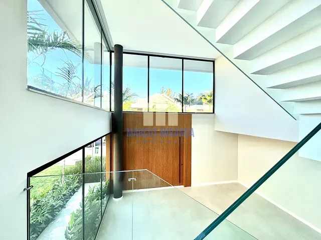 Casa com 840m² 5 quartos e 8 banheiros, à venda, no bairro Barra da Tijuca em Rio de Janeiro