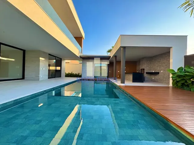 Casa com 840m² 5 quartos e 8 banheiros, à venda, no bairro Barra da Tijuca em Rio de Janeiro