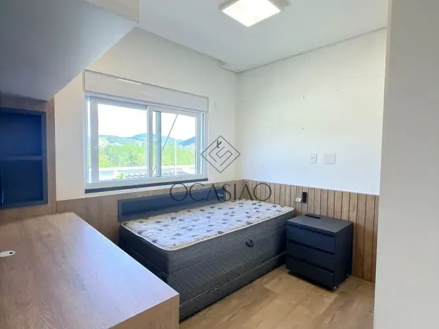 Casa 3 quartos e 3 banheiros, para alugar, no bairro São Judas Tadeu em Balneário Camboriú