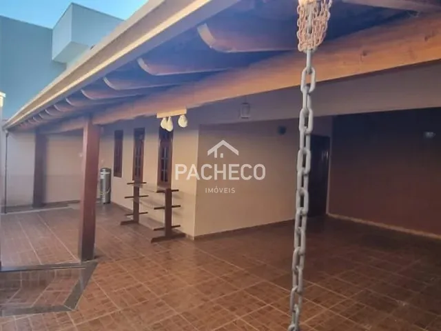 Casa com 270m² 3 quartos e 1 banheiro, à venda, no bairro Centro em Vargem Grande do Sul