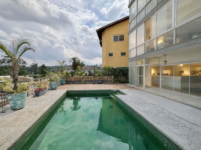 Casa com 416m² 5 quartos e 7 banheiros, à venda, no bairro São Paulo II em Cotia