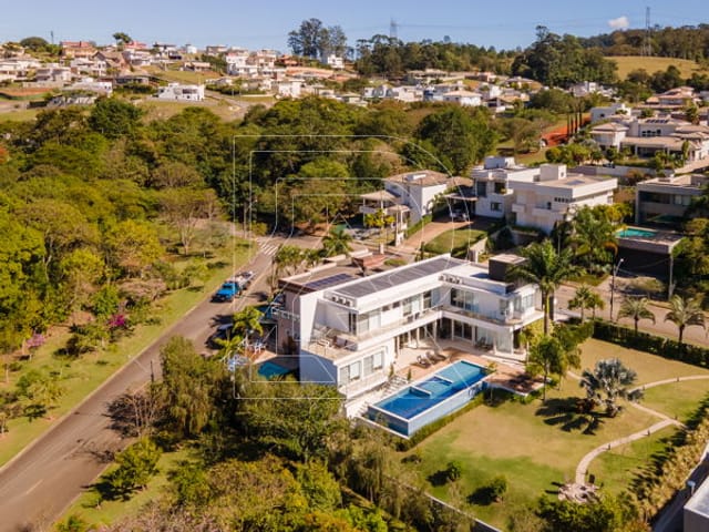 Casa com 800m² 5 quartos e 6 banheiros, à venda, no bairro Bairro Itapema em Itatiba