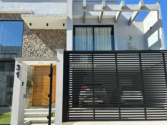 Casa com 360m² 2 quartos e 4 banheiros, à venda, no bairro Jardim Provence 1 em Volta Redonda