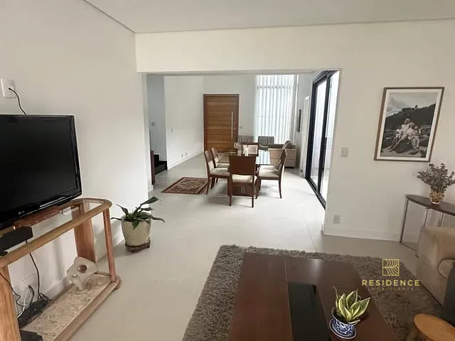 Casa com 360m² 2 quartos e 4 banheiros, à venda, no bairro Jardim Provence 1 em Volta Redonda