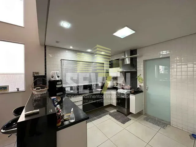 Casa com 360m² 3 quartos e 1 banheiro, à venda, no bairro Vila São Francisco em Bauru