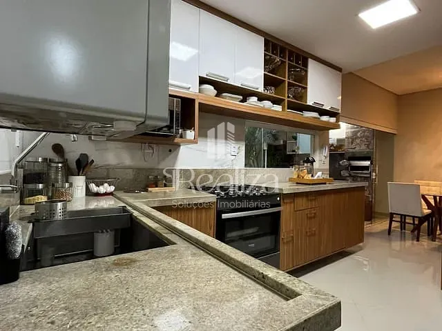 Casa 3 quartos e 4 banheiros, à venda, no bairro Pontal em Ilhéus