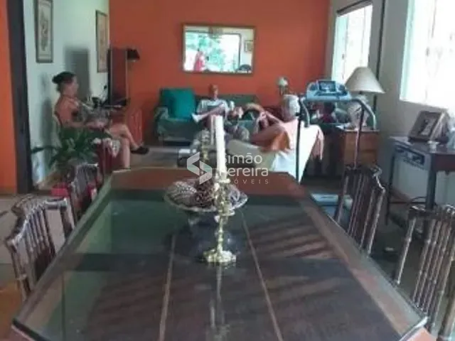 Casa 3 quartos e 2 banheiros, à venda, no bairro Araras em Petrópolis