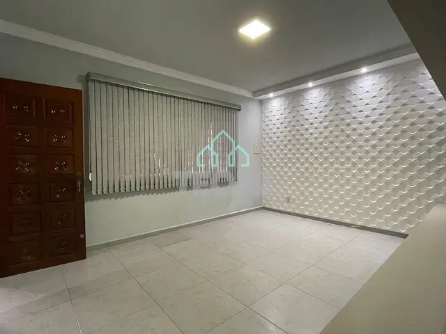 Casa com 250m² 3 quartos e 2 banheiros, à venda, no bairro Residencial Santa Izabel em Taubaté