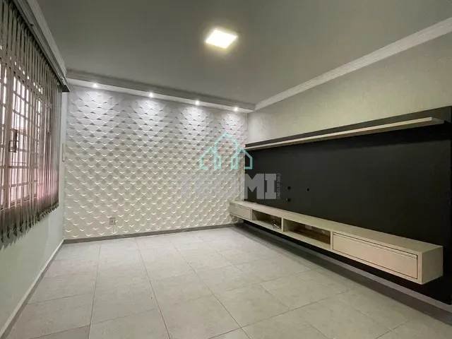 Casa com 250m² 3 quartos e 2 banheiros, à venda, no bairro Residencial Santa Izabel em Taubaté