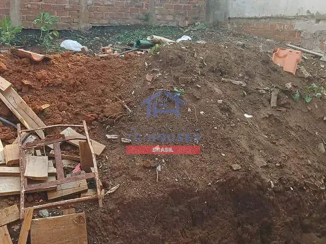 Casa 3 quartos e 1 banheiro, à venda, no bairro Santa Terezinha em Colombo