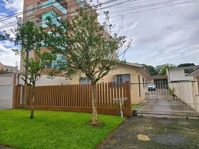 Casa com 250m² 3 quartos e 3 banheiros, à venda, no bairro Portão em Curitiba