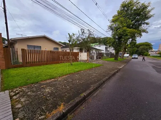 Casa com 250m² 3 quartos e 3 banheiros, à venda, no bairro Portão em Curitiba