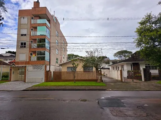 Casa com 250m² 3 quartos e 3 banheiros, à venda, no bairro Portão em Curitiba