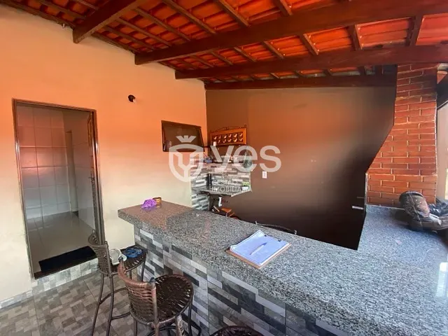 Casa com 240m² 2 quartos e 2 banheiros, à venda, no bairro Aeroporto em Araxá