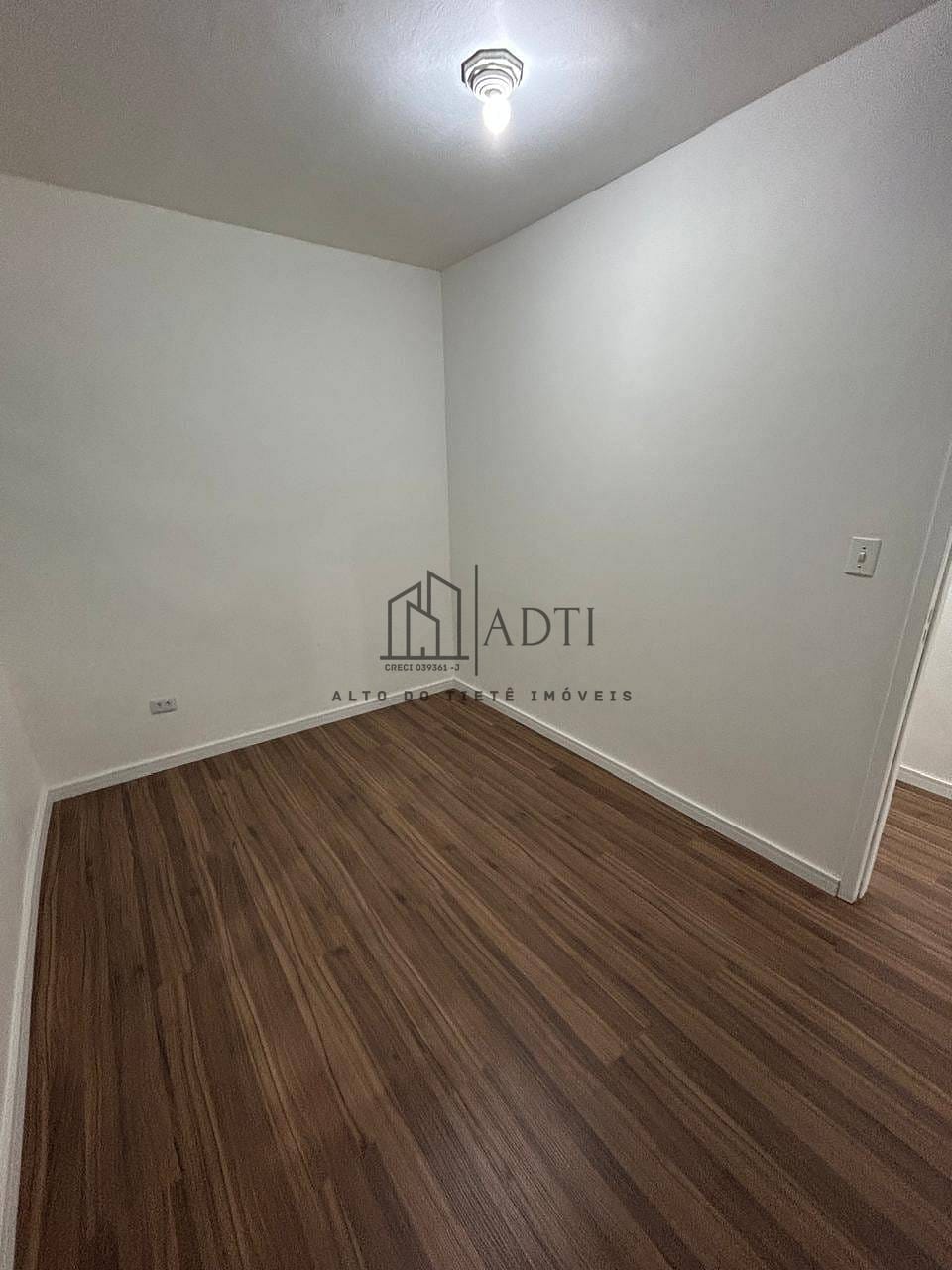 Casa à venda com 2 quartos, 90m² - Foto 8