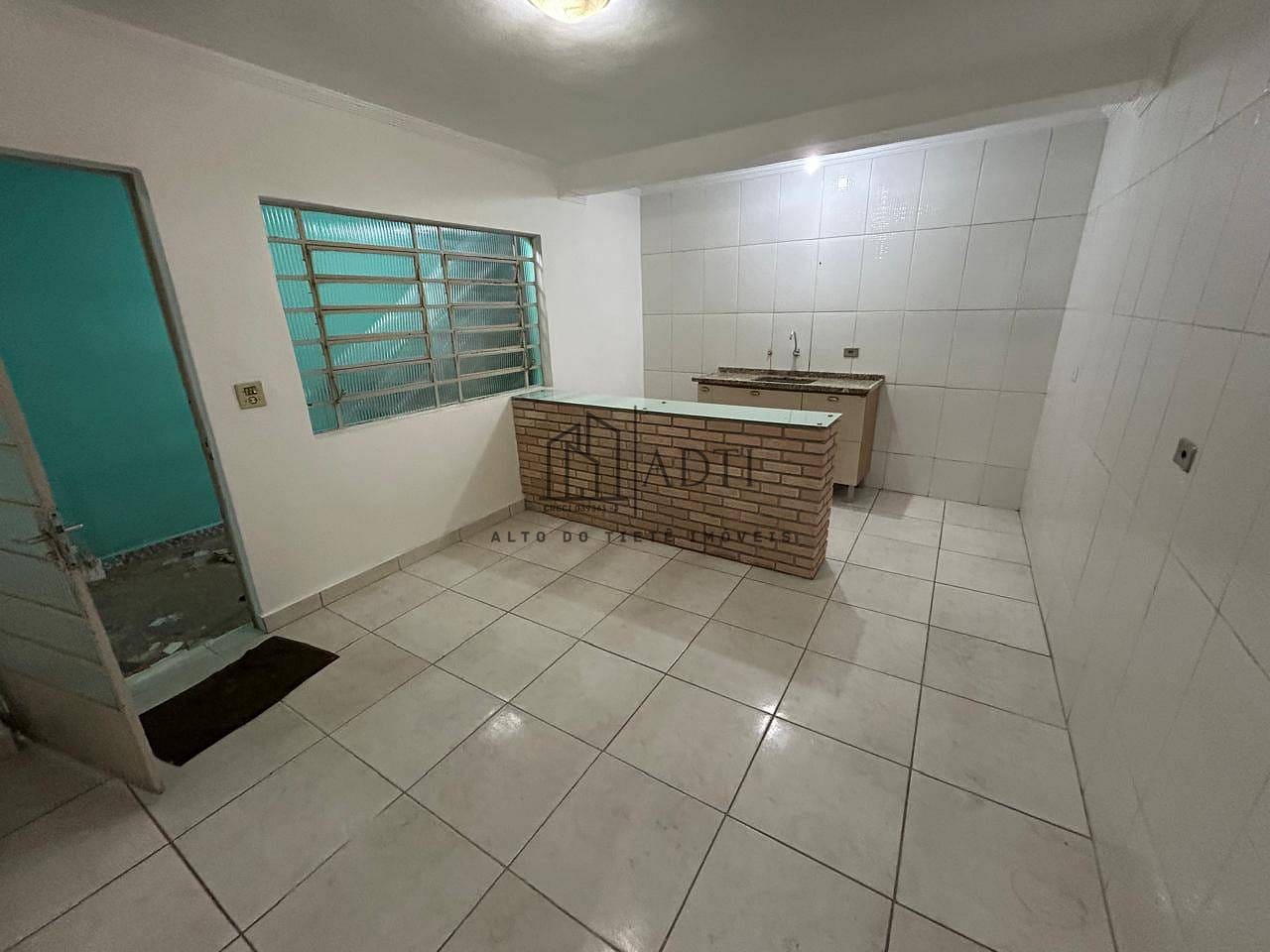 Casa à venda com 2 quartos, 90m² - Foto 1