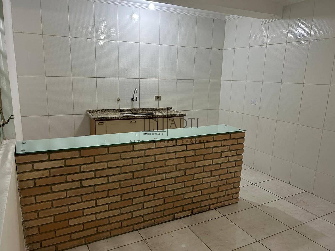 Casa à venda com 2 quartos, 90m² - Foto 3