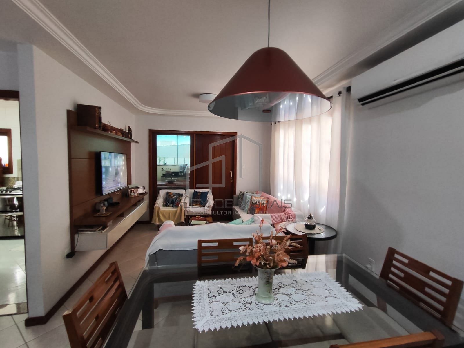 Casa, 3 quartos, 220 m² - Foto 1