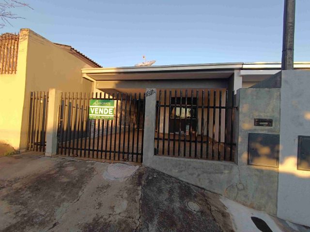 Casa com 160m² 3 quartos e 2 banheiros, à venda, no bairro Jardim Catuaí em Apucarana