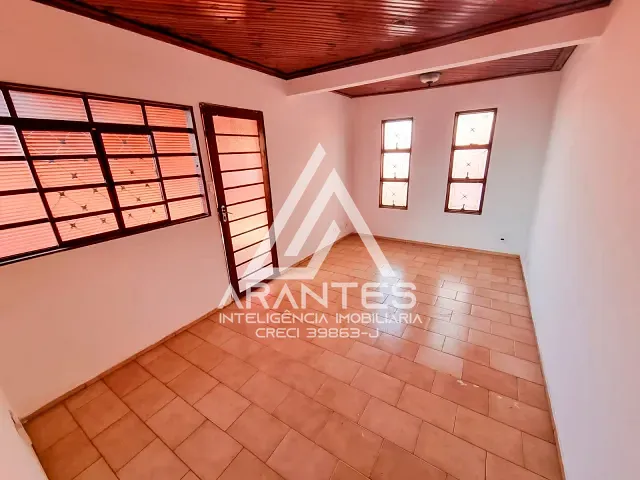 Casa 4 quartos e 2 banheiros, à venda, no bairro Cristiano de Carvalho em Barretos