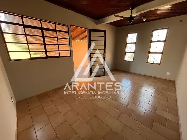 Casa 4 quartos e 2 banheiros, à venda, no bairro Cristiano de Carvalho em Barretos