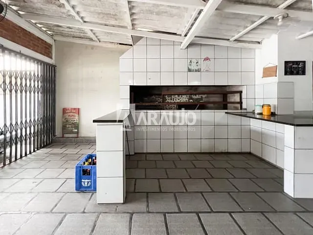 Casa com 250m² 2 quartos e 1 banheiro, à venda, no bairro Cordeiros em Itajaí
