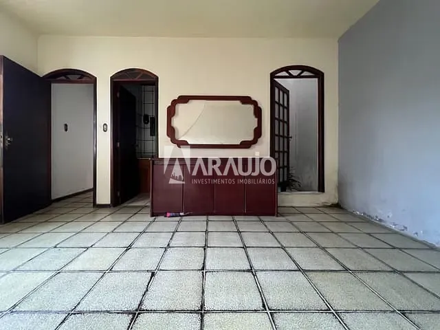 Casa com 250m² 2 quartos e 1 banheiro, à venda, no bairro Cordeiros em Itajaí