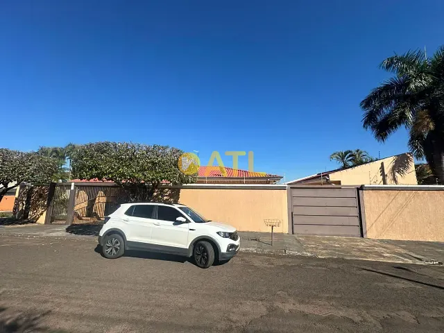 Casa 3 quartos e 3 banheiros, à venda, no bairro Nova Ourinhos em Ourinhos
