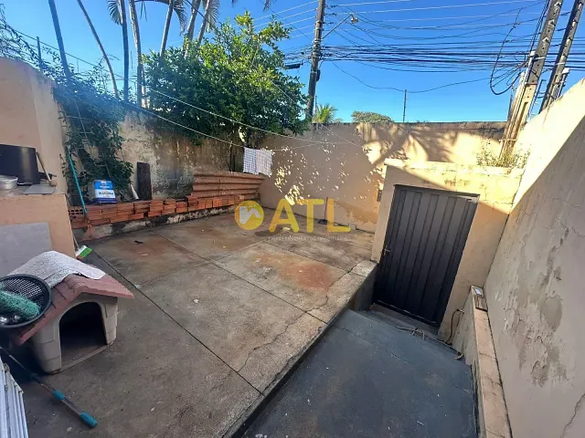 Casa 3 quartos e 3 banheiros, à venda, no bairro Nova Ourinhos em Ourinhos