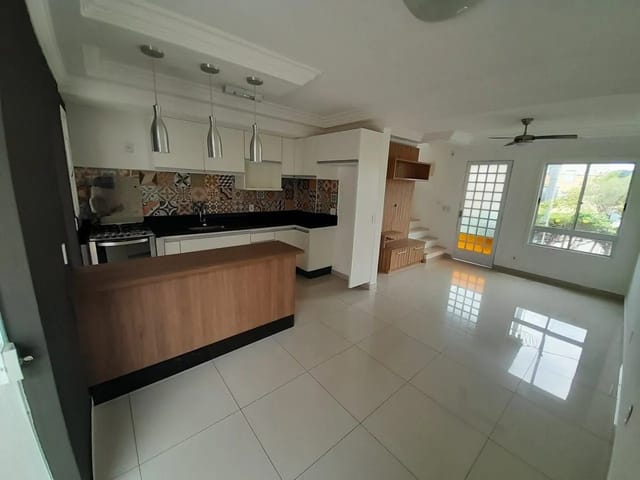 Foto do Casa - CONDOMINIO VILLA FLORA,  2 DORMITORIOS.... Próximo da Raposo Tavares, Shopping Iguatemi, Campolim, Hospital Unimed, Supermercado Tauste, EscolasVotorantim, SP | Bella Casa Imob